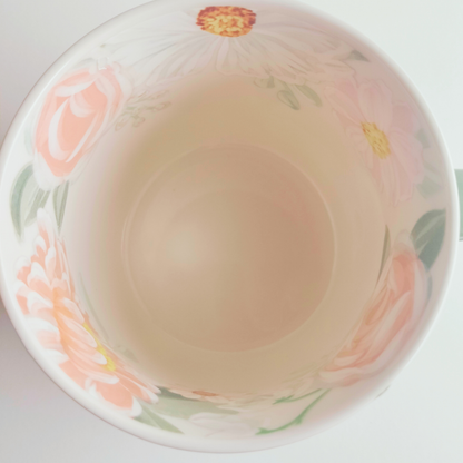 Hug on a Mug with Tea & Creamy Milk Chocolate Bar