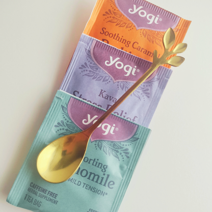 Hug on a Mug with Tea & Creamy Milk Chocolate Bar