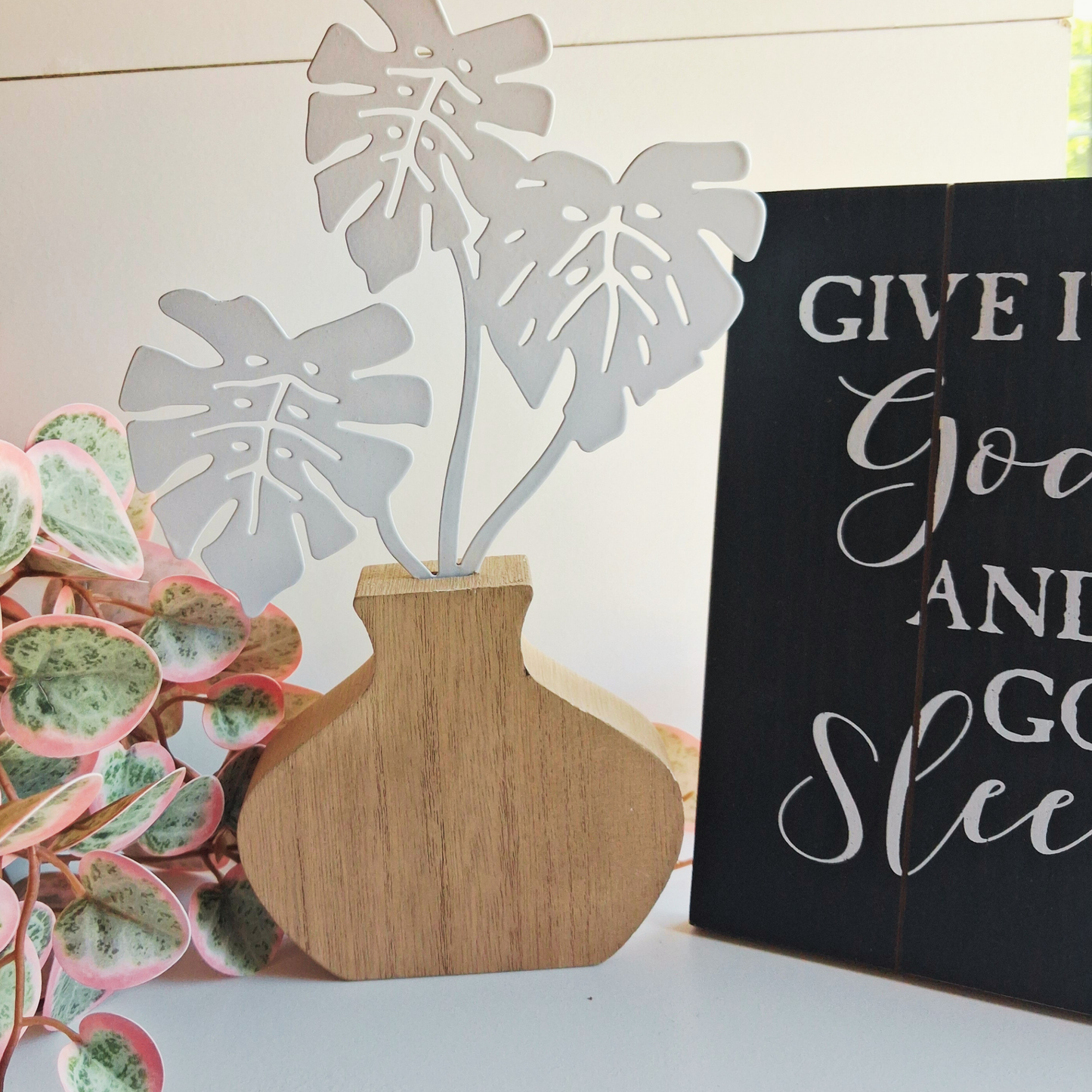 Peaceful Farmhouse Leaf Vase Decor – Modern Rustic Botanical Shelf Accent